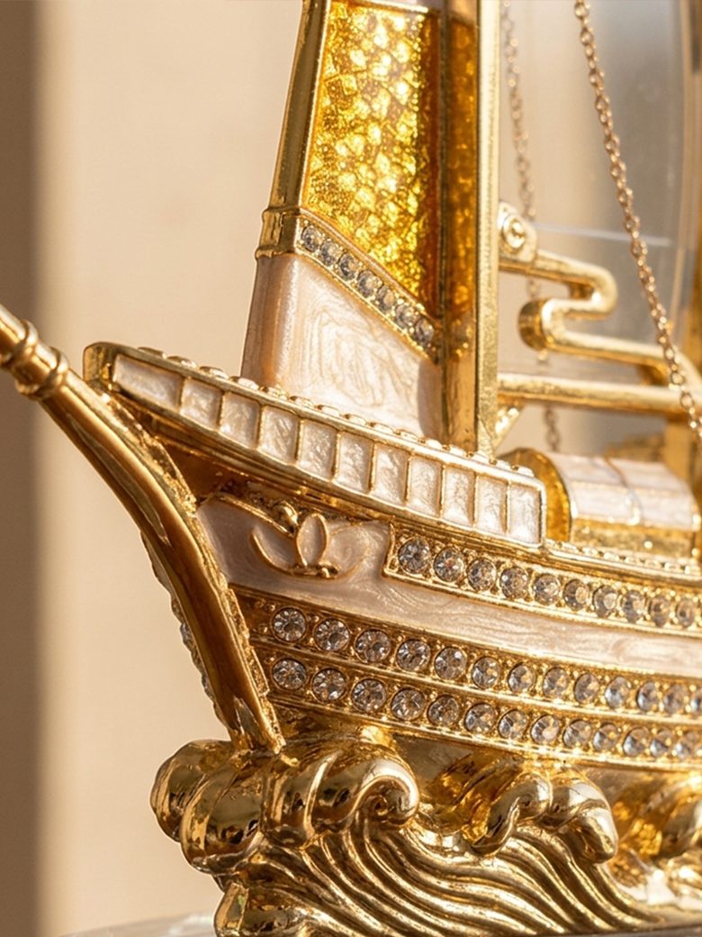 The Dhow, Gold and mother-of-pearl