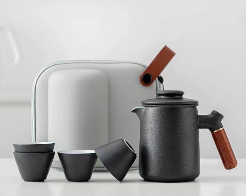Ceramic Tea Set With 1 Teapot And 4 Cups Wooden Handle