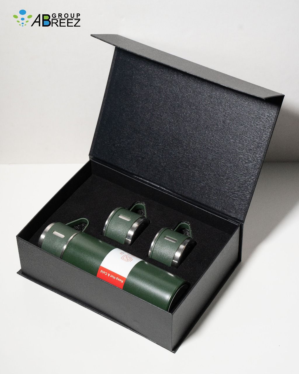 SAFFLE – Giftology Family Set of Vacuum Flask & Two Cups