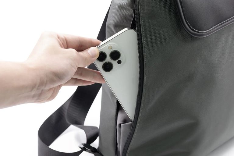 Brandcharger Virtuo AER, a Versatile Messenger Backpack