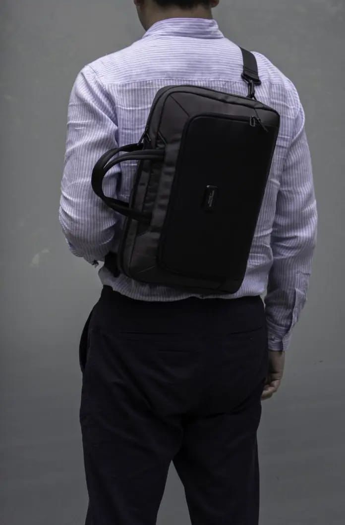 Versatile Carrying: Includes a Detachable, Adjustable