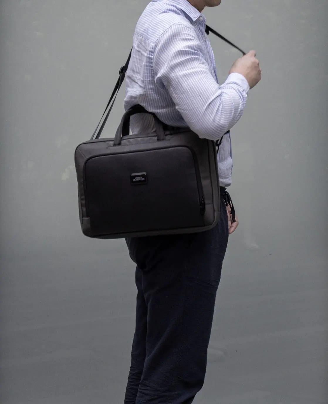 Versatile Carrying: Includes a Detachable, Adjustable