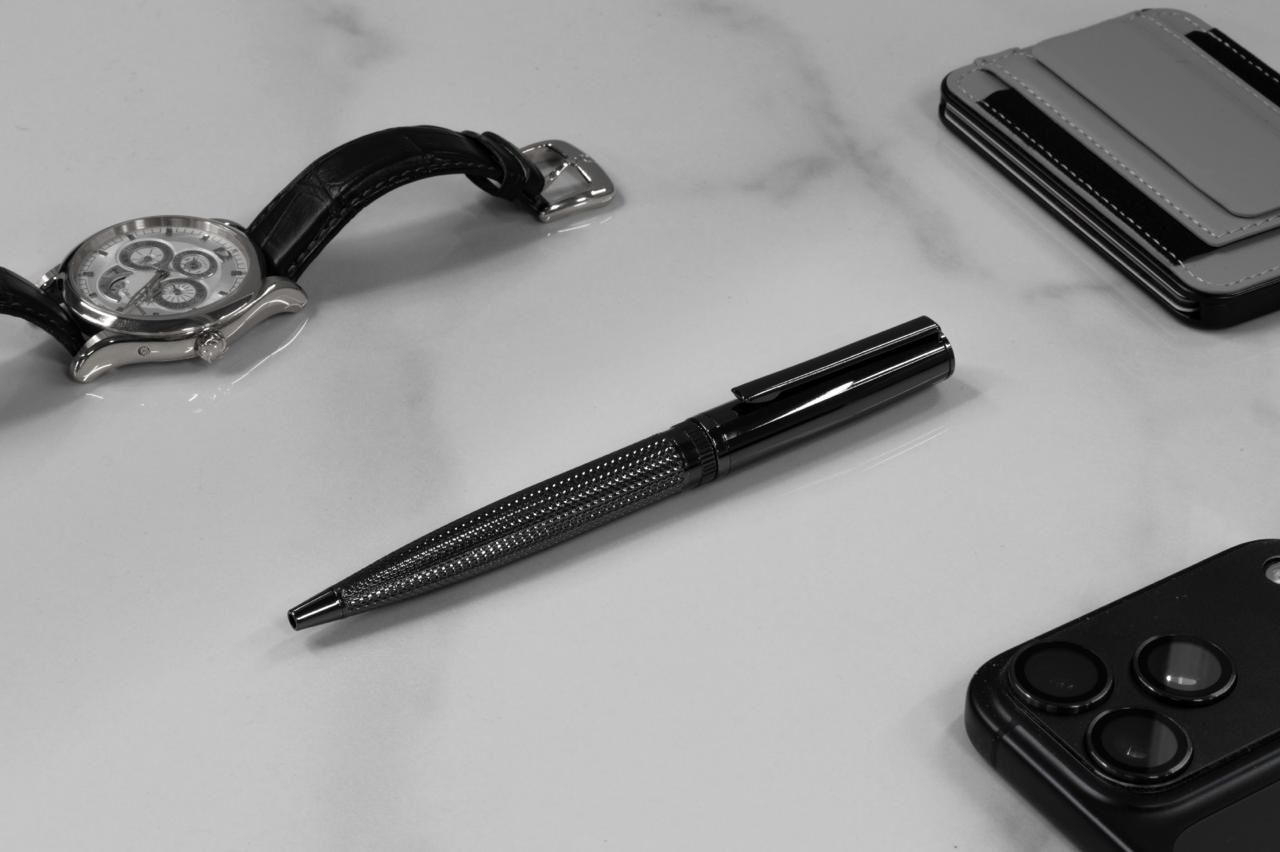 A BrandCharger Furtif Éclat Ballpoint Pen