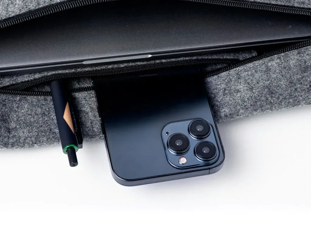 Rickey Document Bag