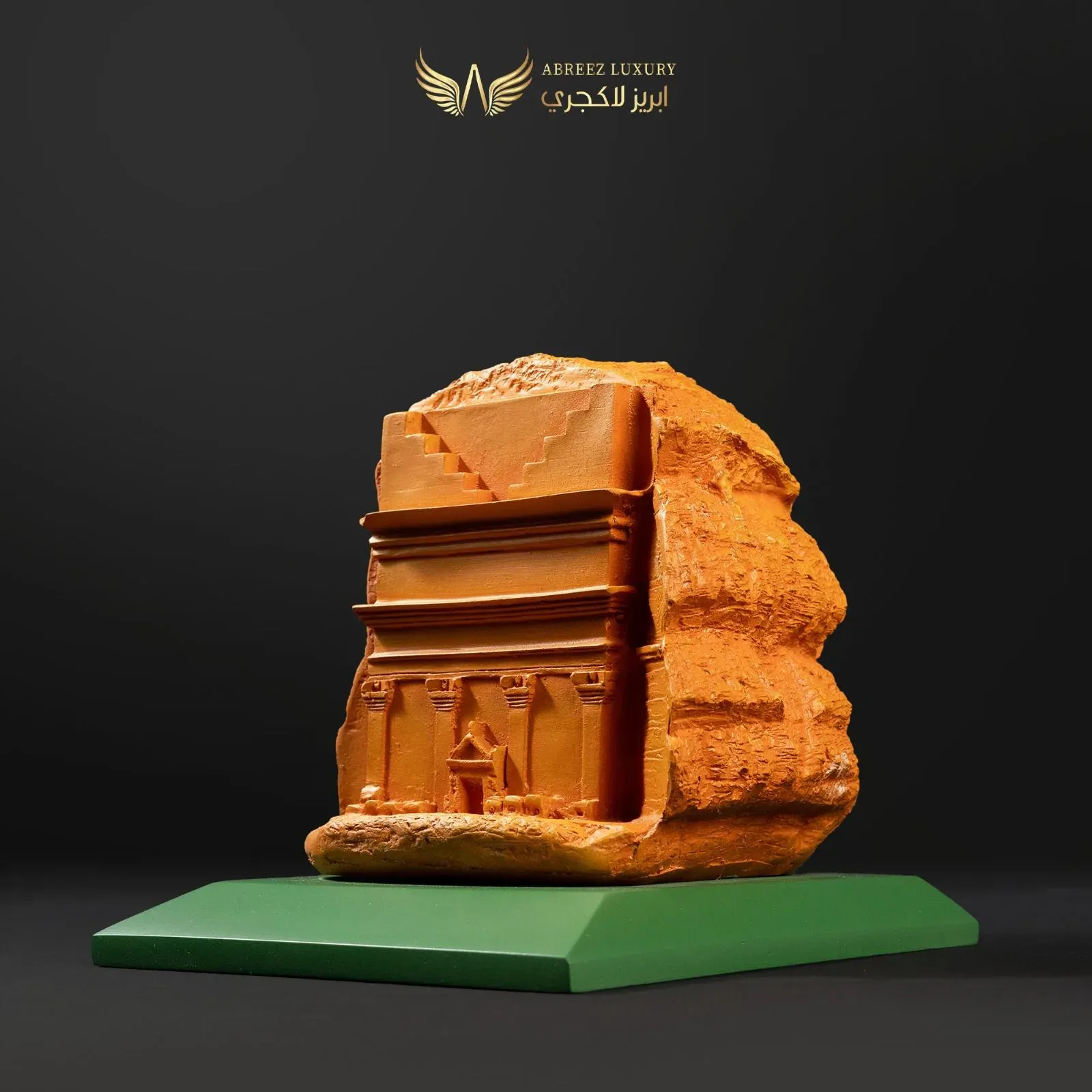 Replica sculpture of Qasr al-Farid, the famous unfinished Nabataean tomb located in Madain Saleh, Saudi Arabia — Black
