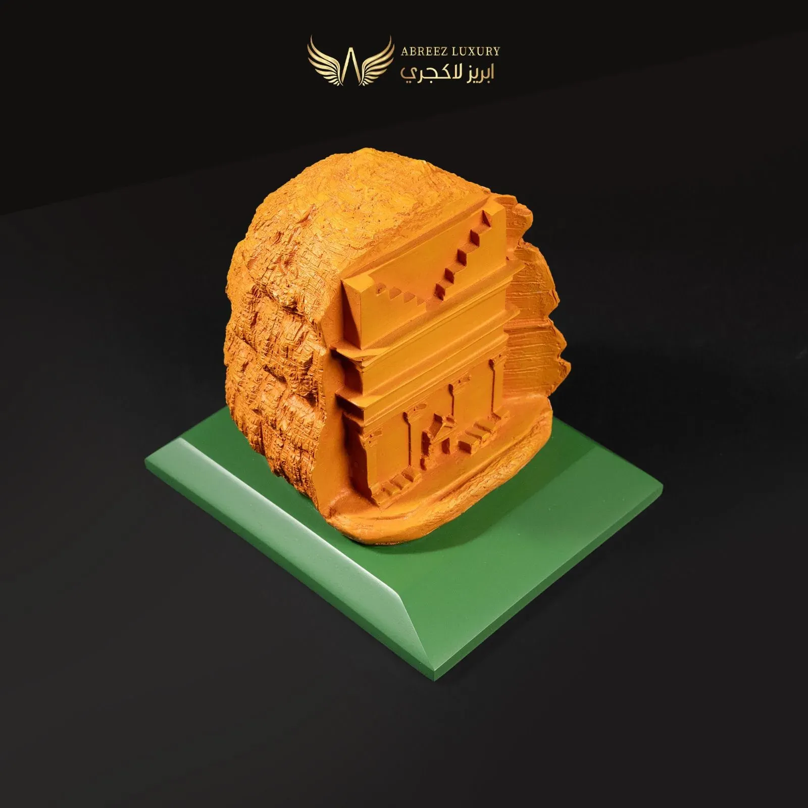 Replica sculpture of Qasr al-Farid, the famous unfinished Nabataean tomb located in Madain Saleh, Saudi Arabia — Black