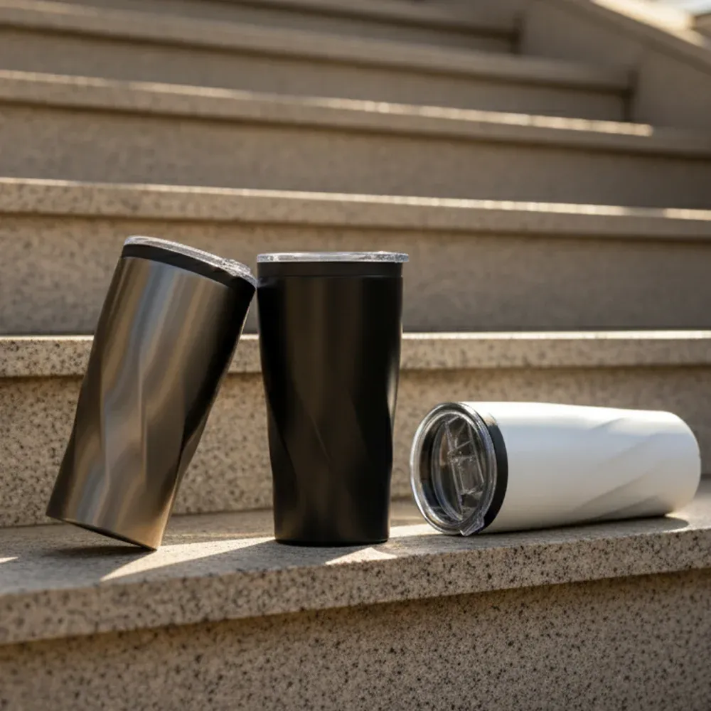 Double Wall SS Tumblers with PP Interior and Transparent Lid 580ml
