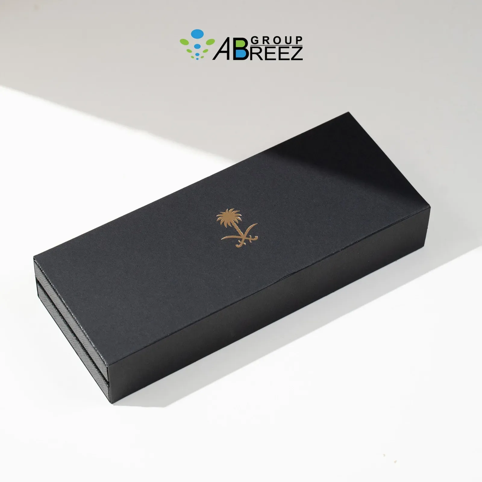 Pen gift box with a Saudi Arabia national emblem logo — Black