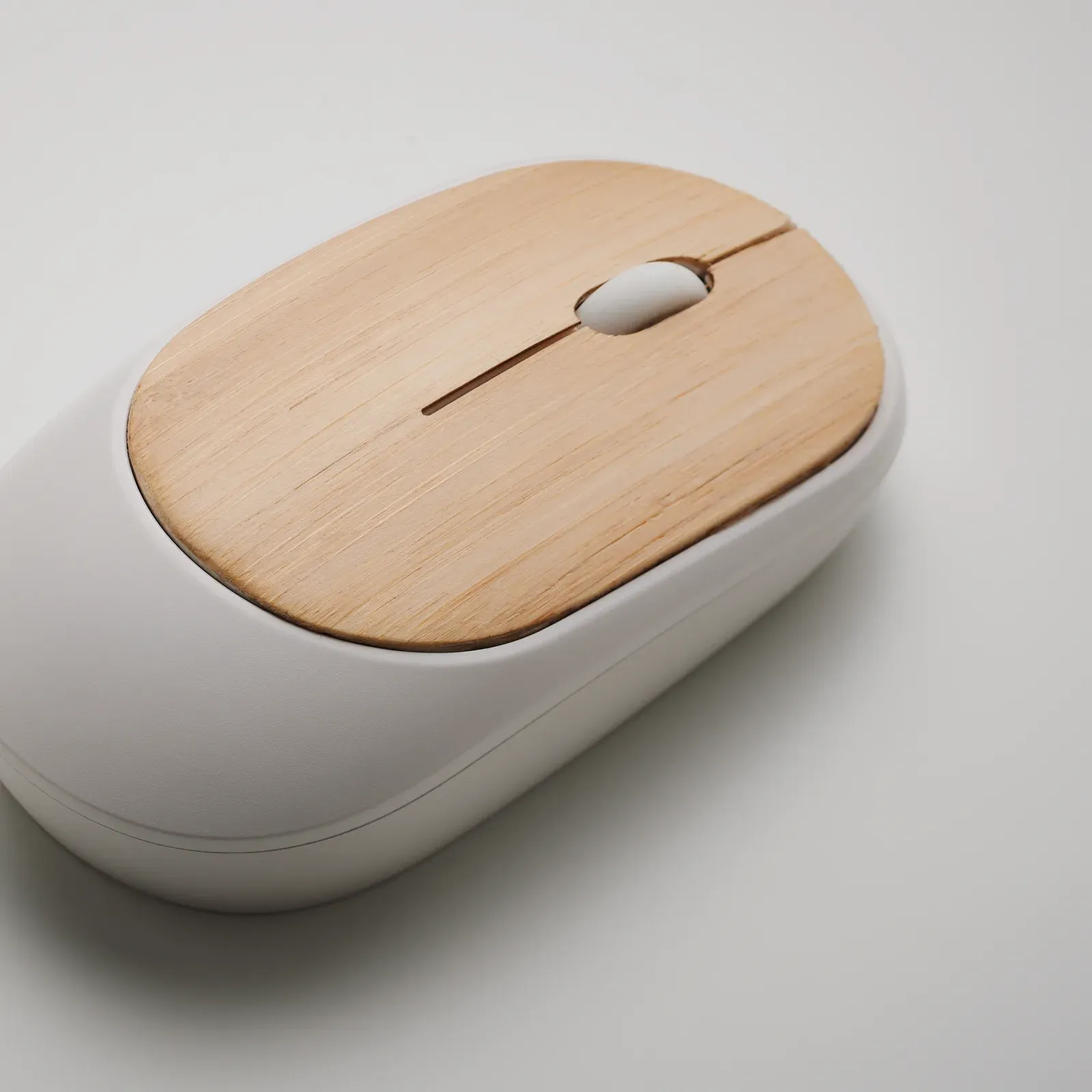Curvy Bam Recycled ABS Wireless Mouse – Bamboo Top — White