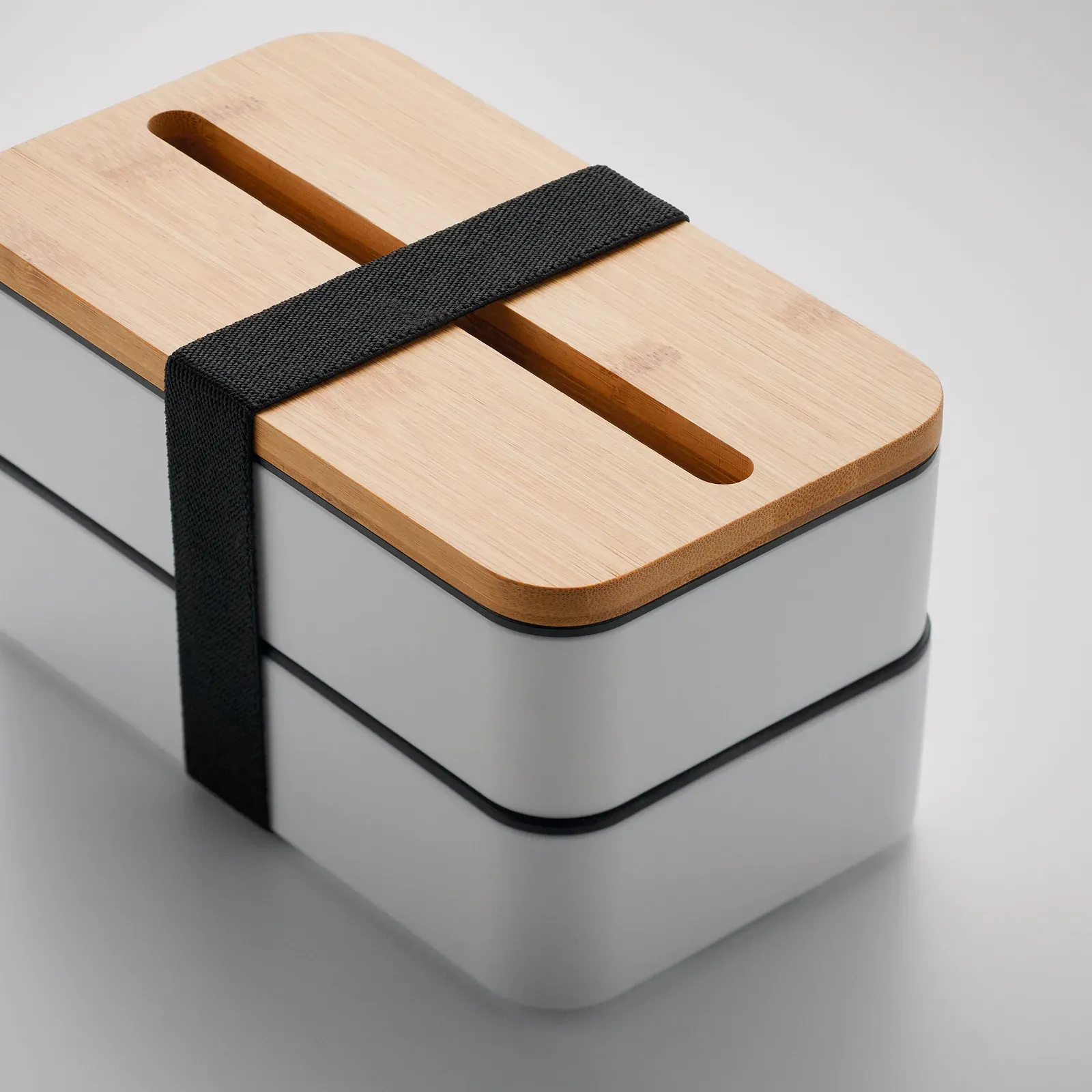 Wint – PP Two-Tier Lunch Box with Removable Divider and 3 Cutlery Utensils with Attachable Polyester Band with Bamboo Lid — White