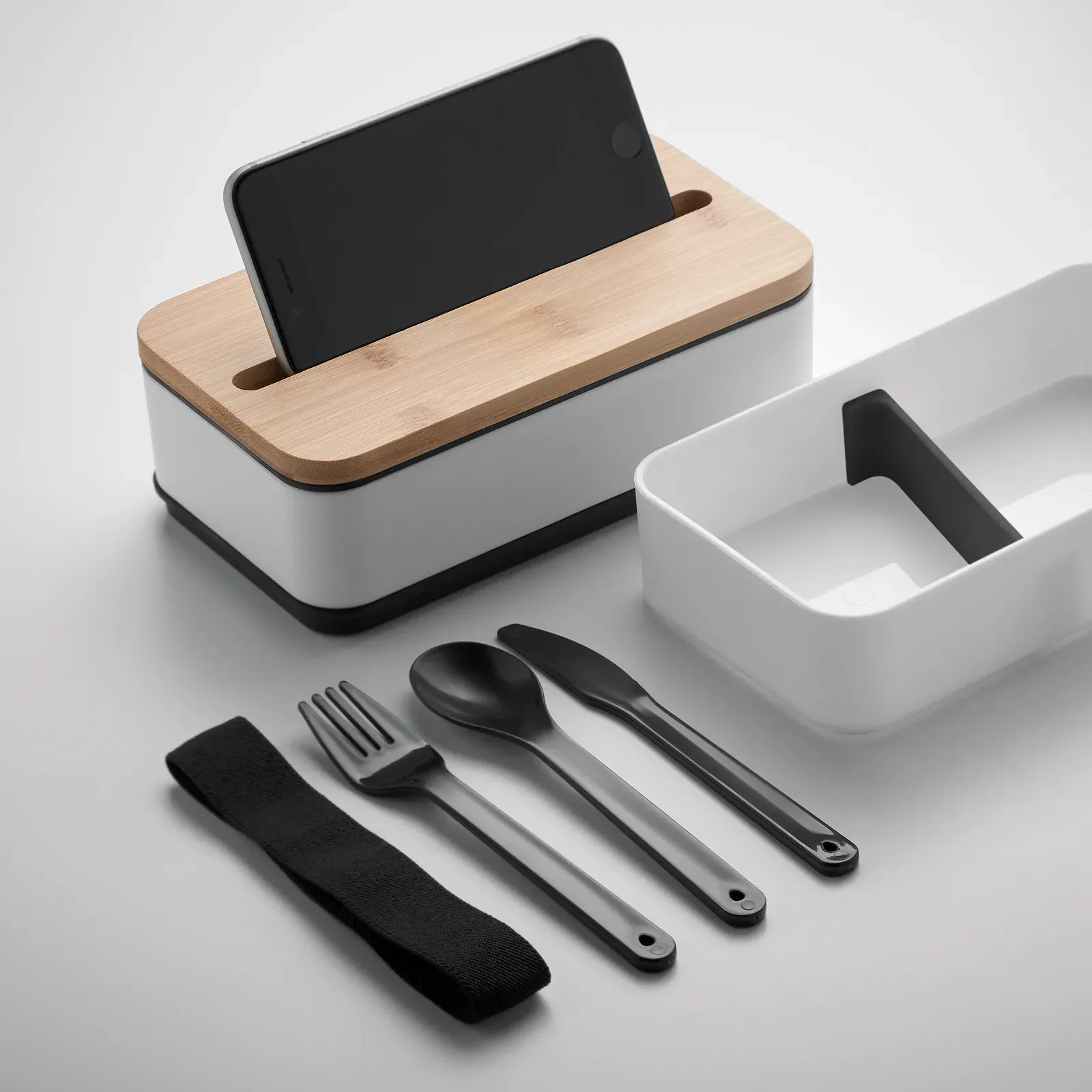 Wint – PP Two-Tier Lunch Box with Removable Divider and 3 Cutlery Utensils with Attachable Polyester Band with Bamboo Lid — White