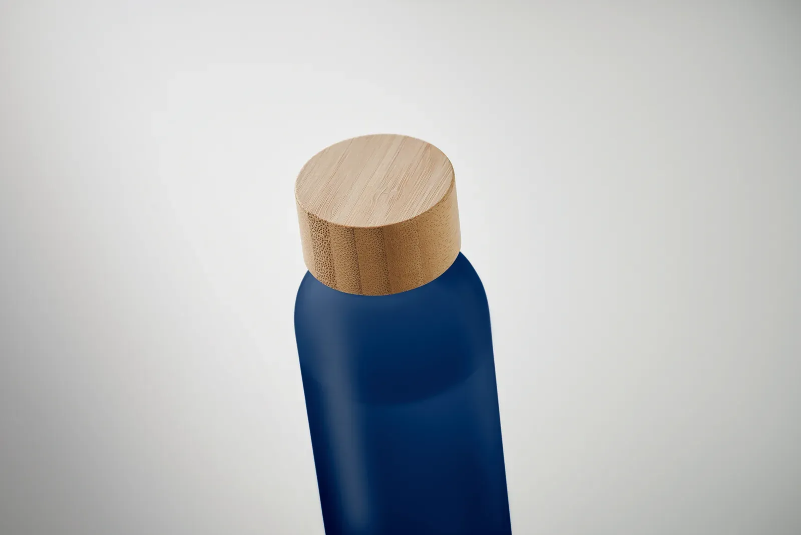 Abe – Glass Bottle with Frosted Finish and Bamboo Lid
