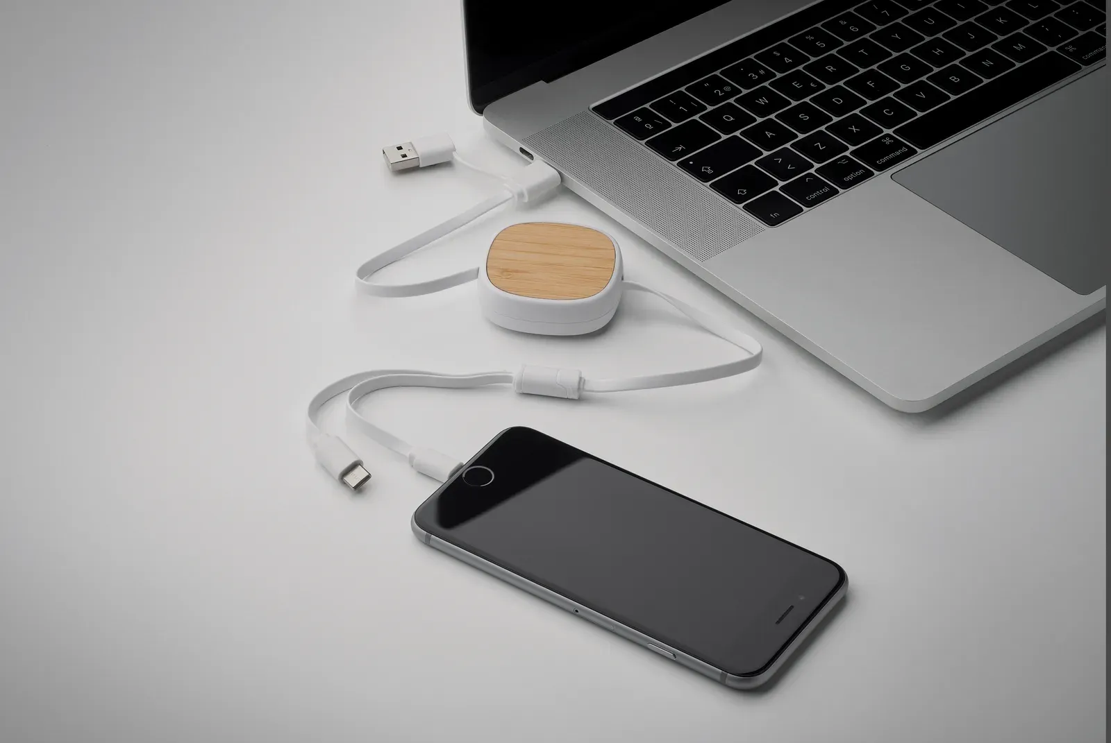 Togobam Retractable Multi-USB Cable – Bamboo Detail Top — White