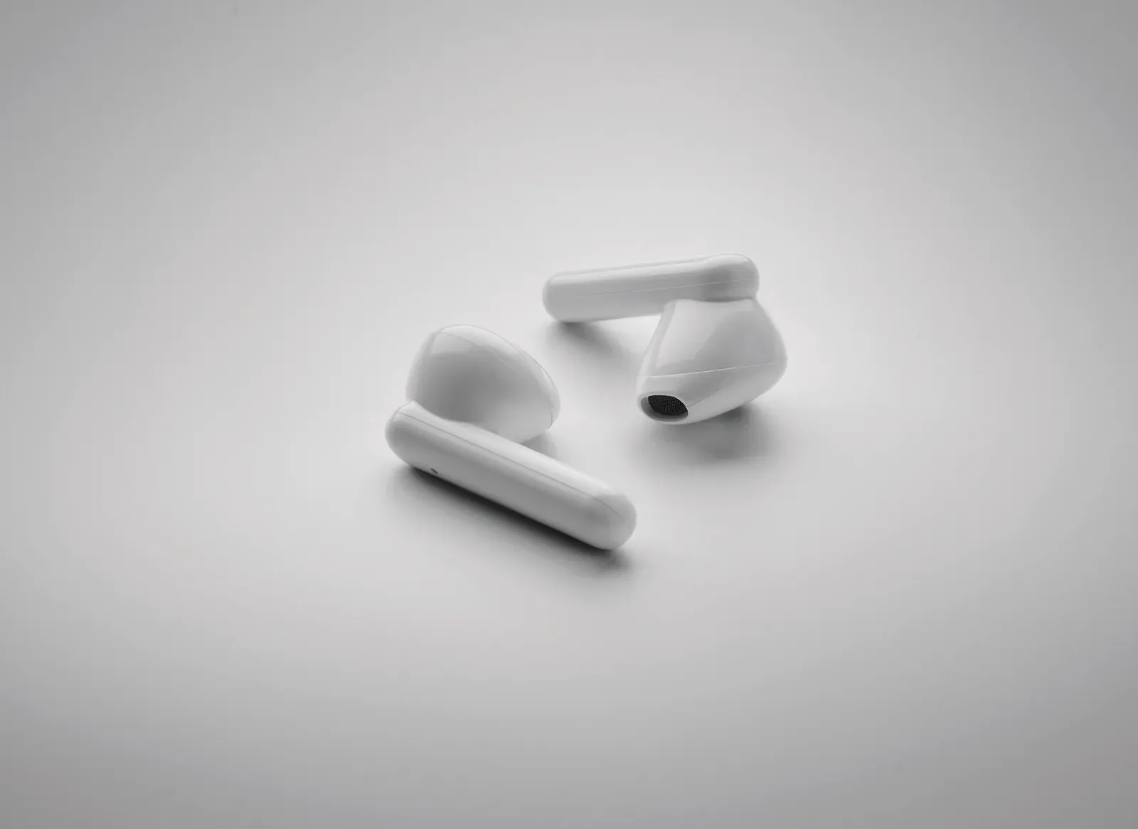 Sonorabud TWS 5.3 Wireless Earbuds – Solar-Charging Case, 200mAh — White