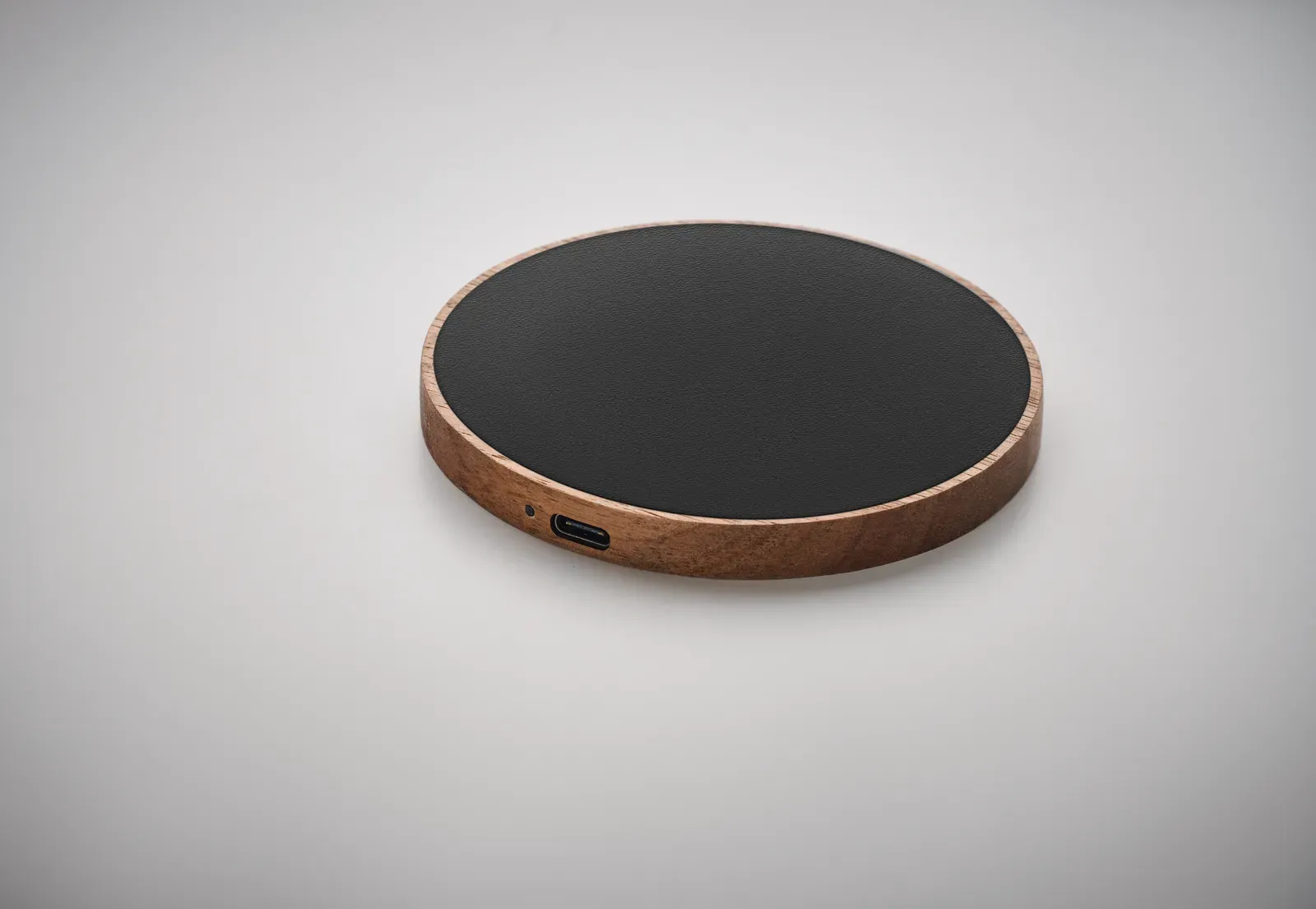 Acawai 15W Wireless Charger – Acacia Wood with Recycled PU Detail — Black
