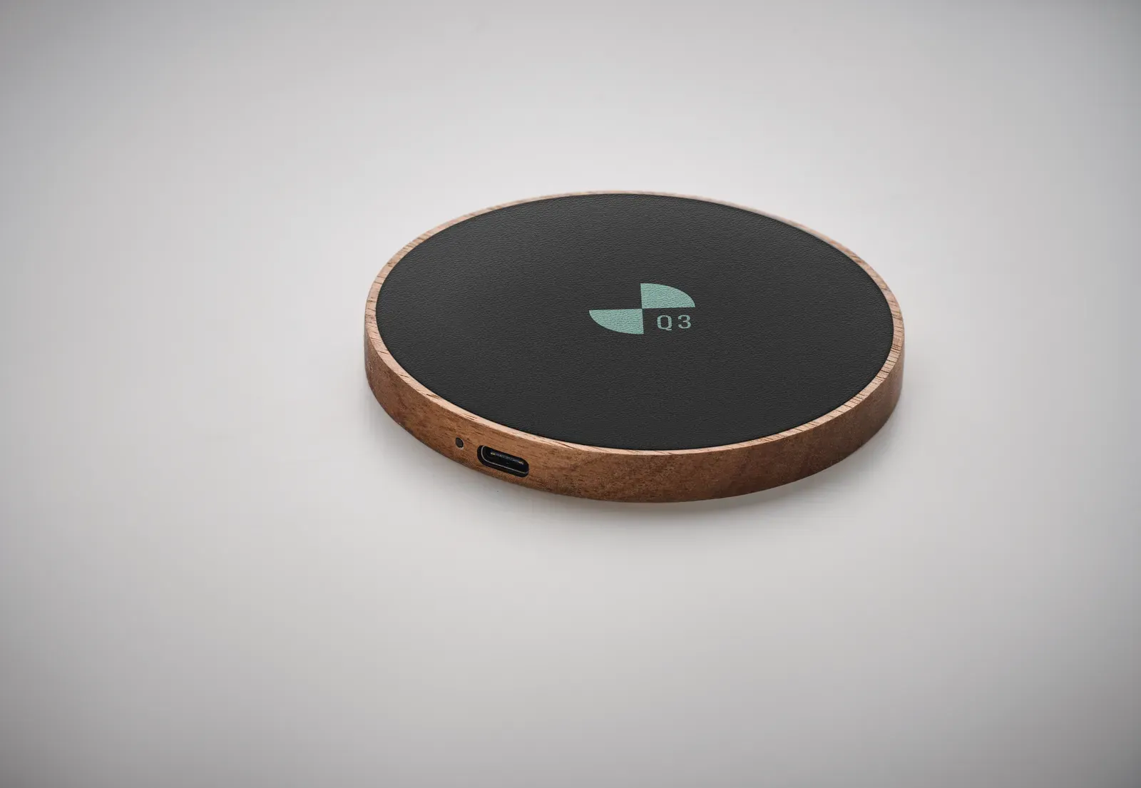 Acawai 15W Wireless Charger – Acacia Wood with Recycled PU Detail — Black