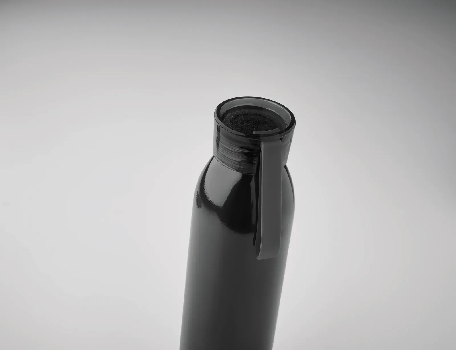 Bira – Single Wall Bicolour Stainless Steel Bottle with Rubber Grip and Carabiner Hook — Black