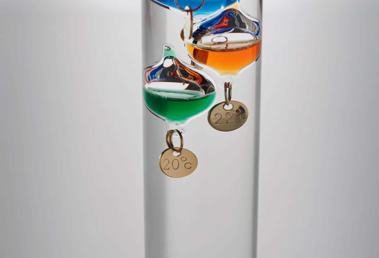 Gali Galileo Thermometer – Five Floating Colour Globes, Wooden Base — Transparent