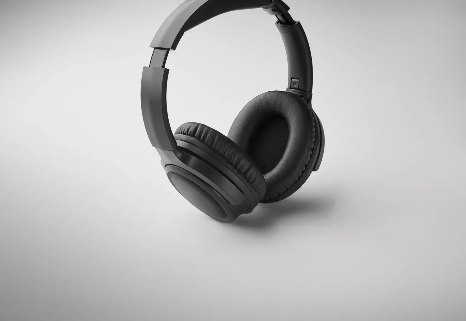 Silent ANC 5.3 Wireless Foldable Headphones – 17h Playtime — Black