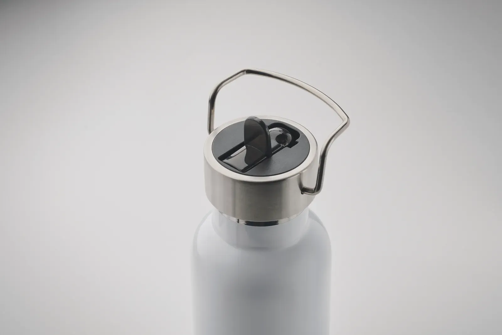 Riflow – Double Wall Vacuum Insulating Bottle in Recycled Stainless Steel — White