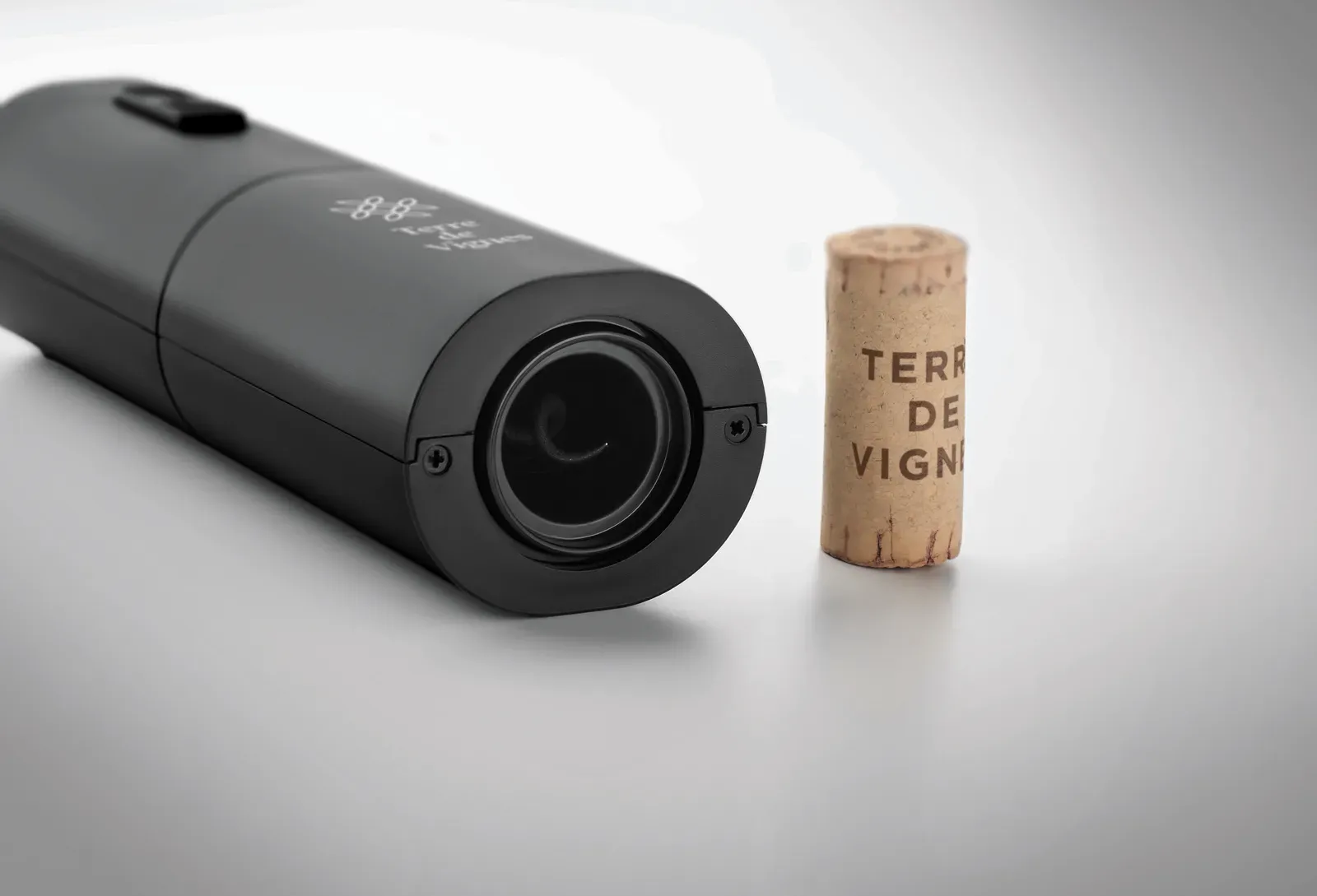 Vino – Electric Wine Bottle Opener in ABS Casing with Black Matt Finish — Black