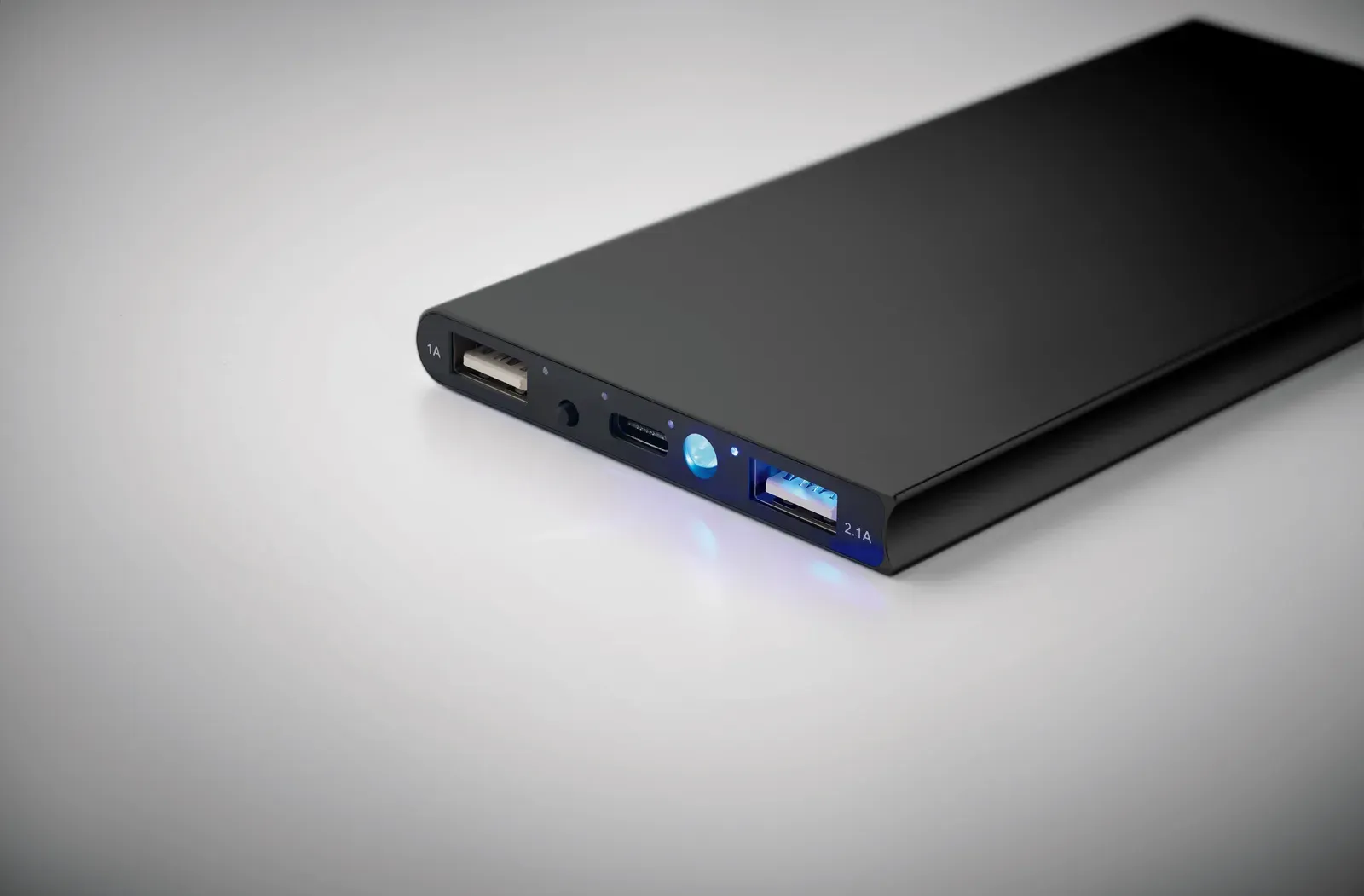 Powerflat8c 8000mAh Power Bank – Recycled Aluminium, USB Type-C — Black