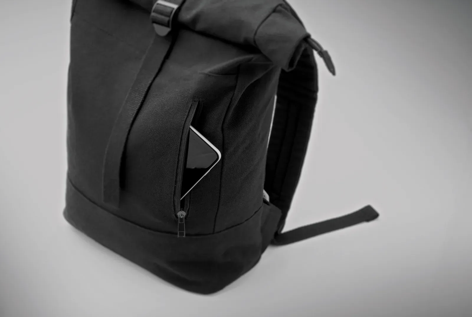 Polyester Laptop Backpack Koper Roll with Zippered Pocket 27X10X55 cm — Black