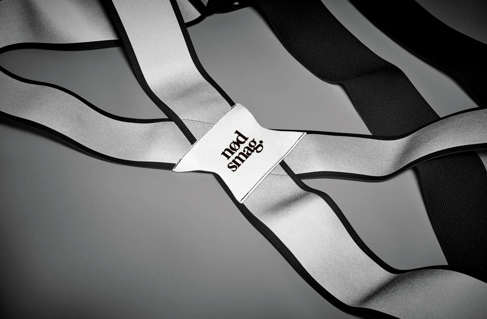 Allvisible+ – Adjustable 360°reflective Body Belt with Silver Stripes — Black