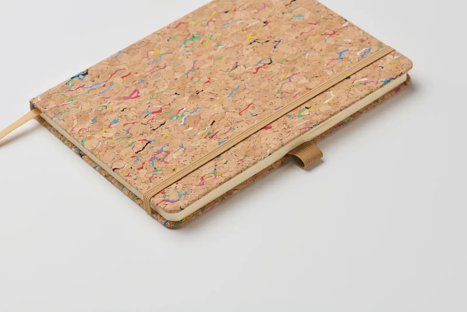 Cornota A5 Cork Notebook – 192-Page Refill with Elastic Closure & Pen Holder — Beige
