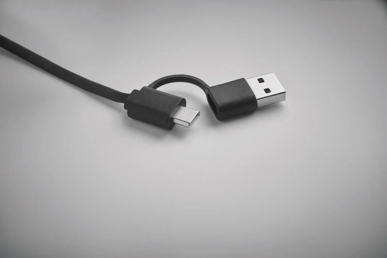 Linea 60W Retractable Charging Cable – Recycled ABS — Black