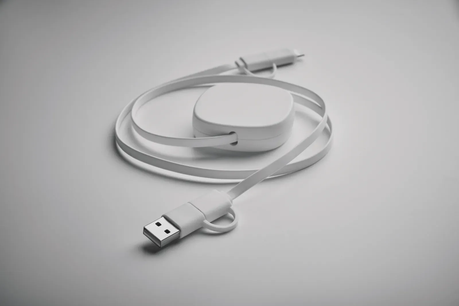 Linea 60W Retractable Charging Cable – Recycled ABS — White