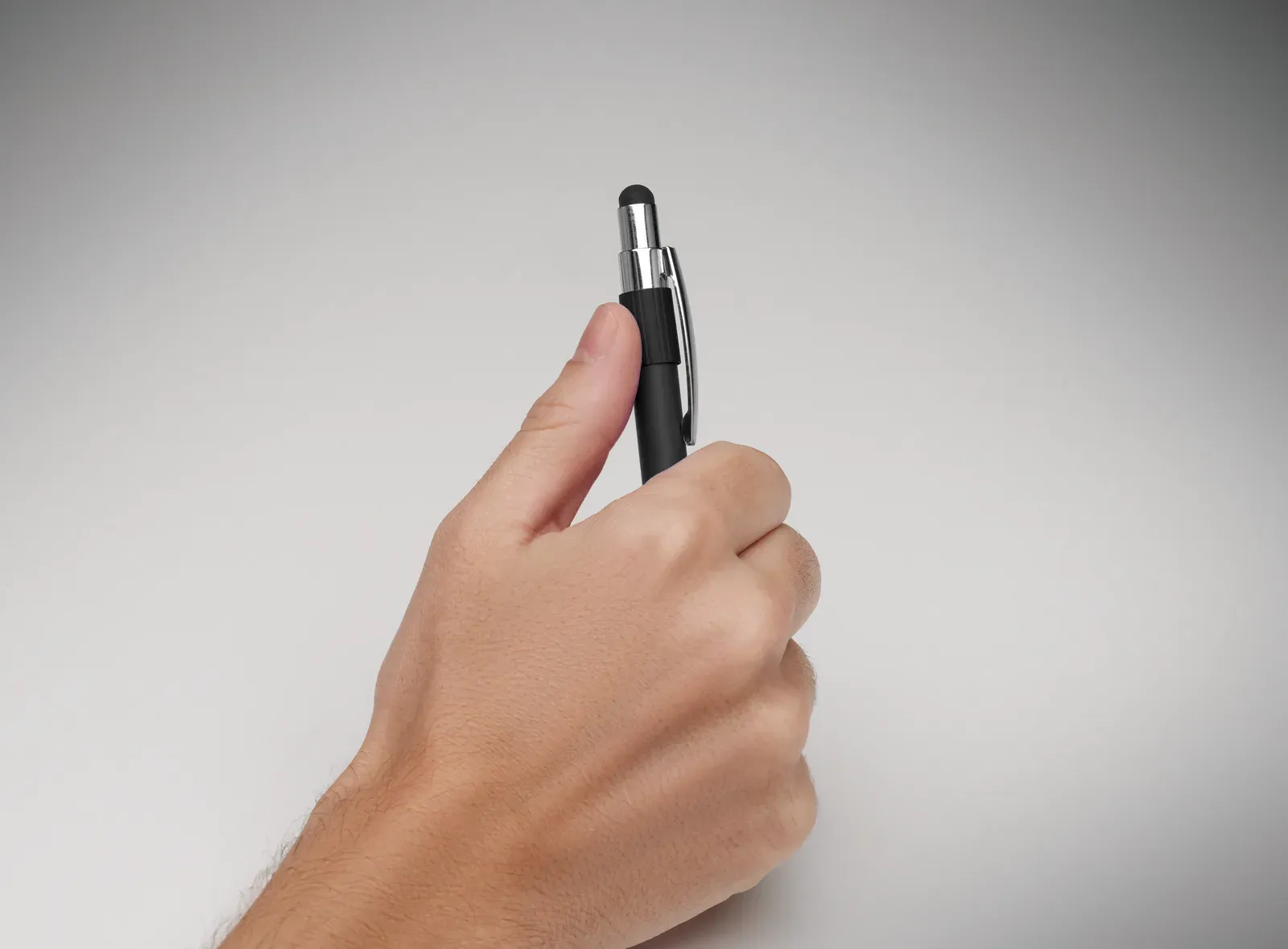 Edd Recycled Aluminium Spinner Pen with Stylus — Black