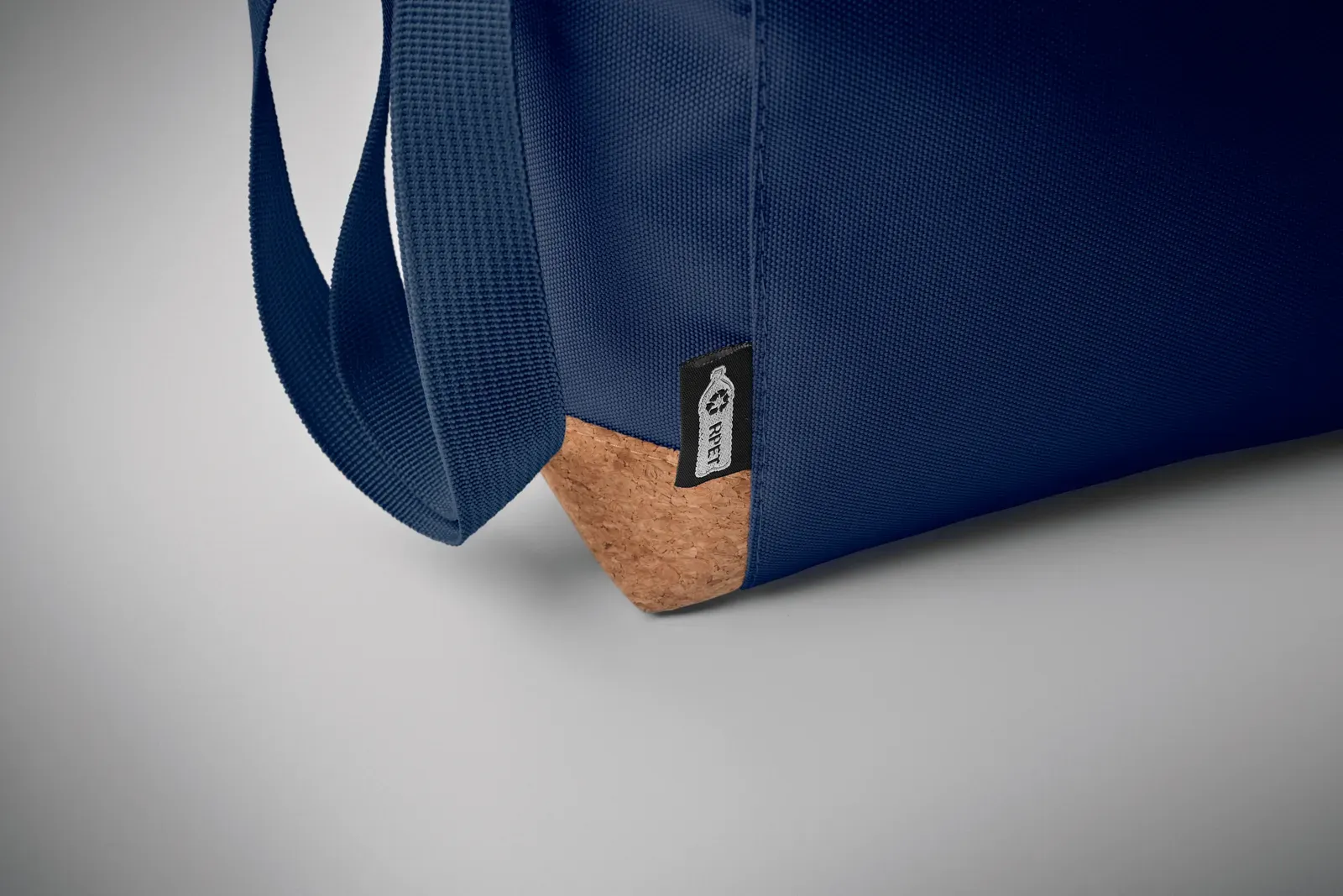 RPET Cooler Bag Koeler with 600d RPET 22X14.5X17 cm MO2504 Cooler Bag — French Navy
