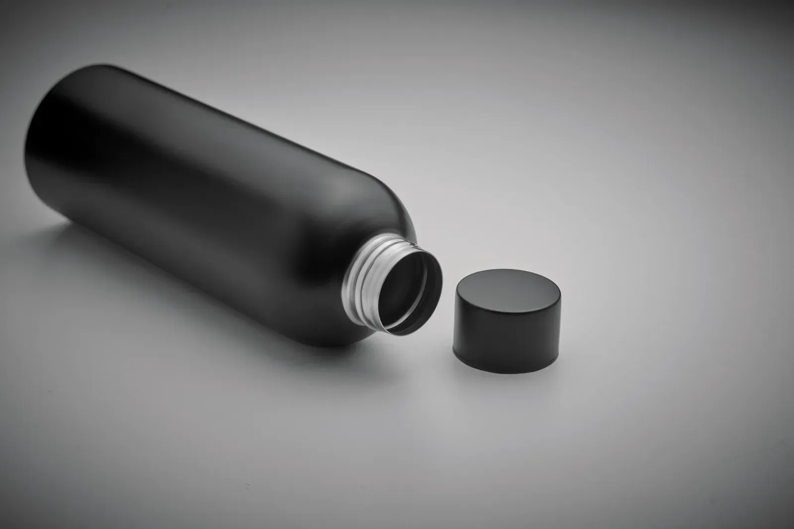 Athena Plus – Single Wall Bottle Recycled Stainless Steel (90% Recycled Stainless Steel and 10% Stainless Steel) with Rubber — Black