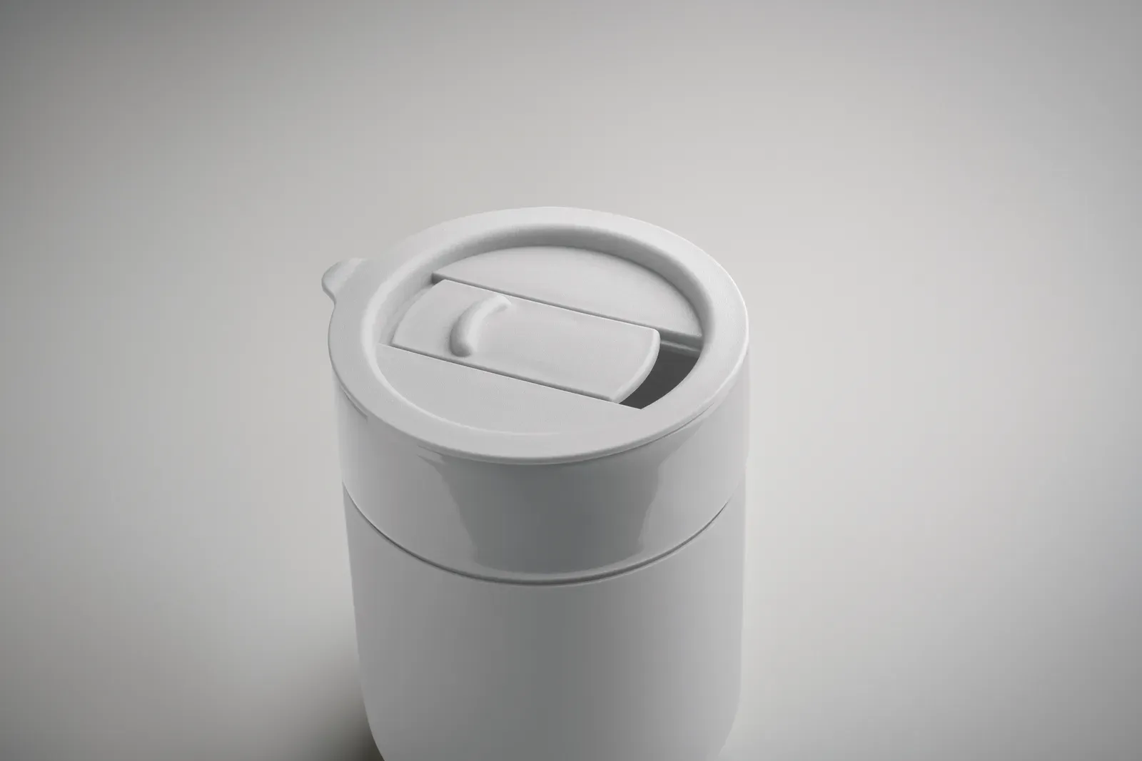 Qeram – Ceramic Tumbler with Silicone Sleeve and PP Lid — White