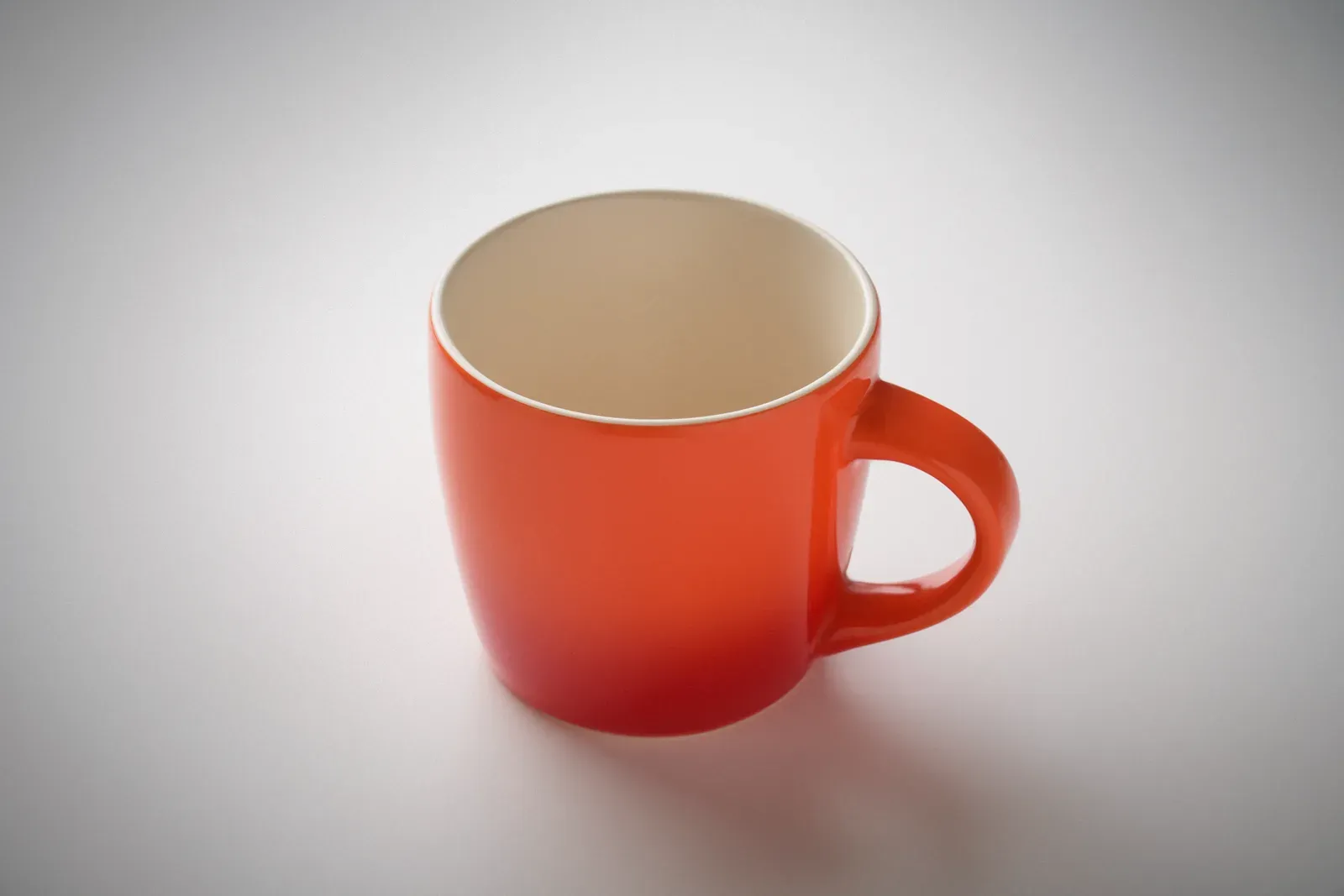 Peze – Gradient Coloured Ceramic Mug — Orange