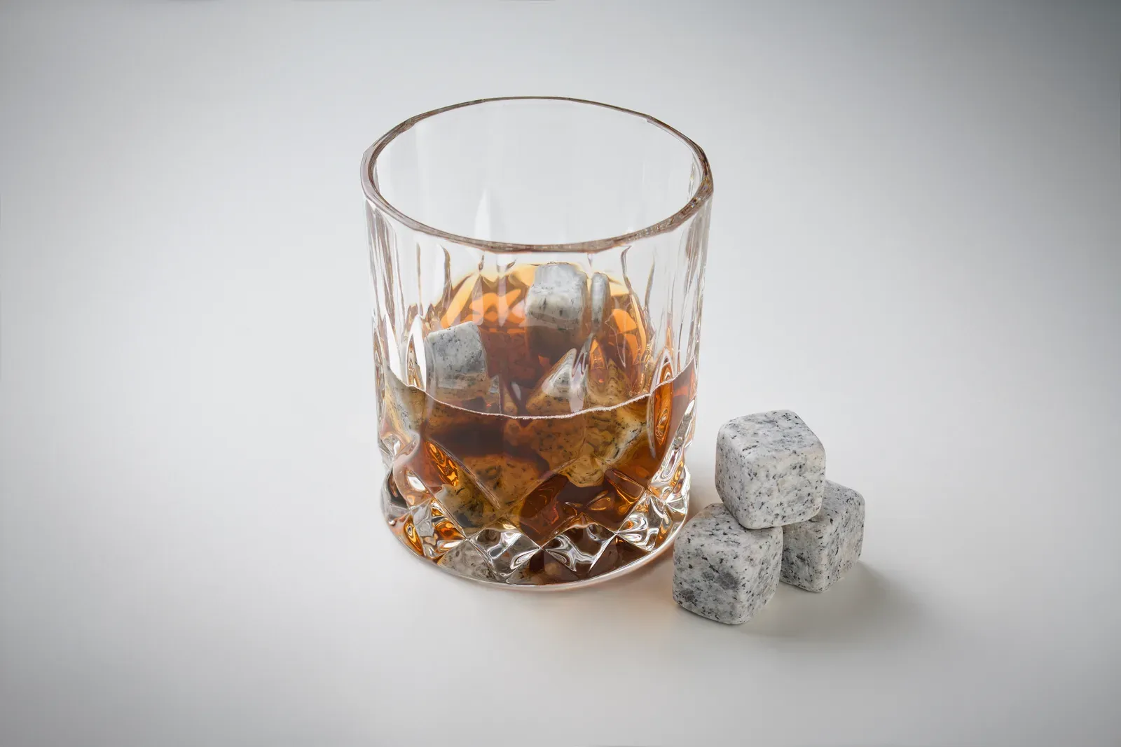 Aberdeen – Reusable Stone Set in Pine Wood Box; Includes 9 Stone Ice Cubes with Velvet Pouch
