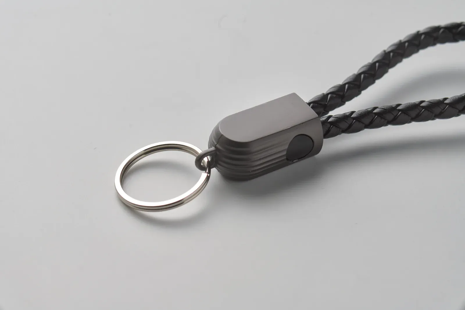 Fauleti Loop 60W Charging Cable Keyring – PU with Zinc Alloy Braid — Black