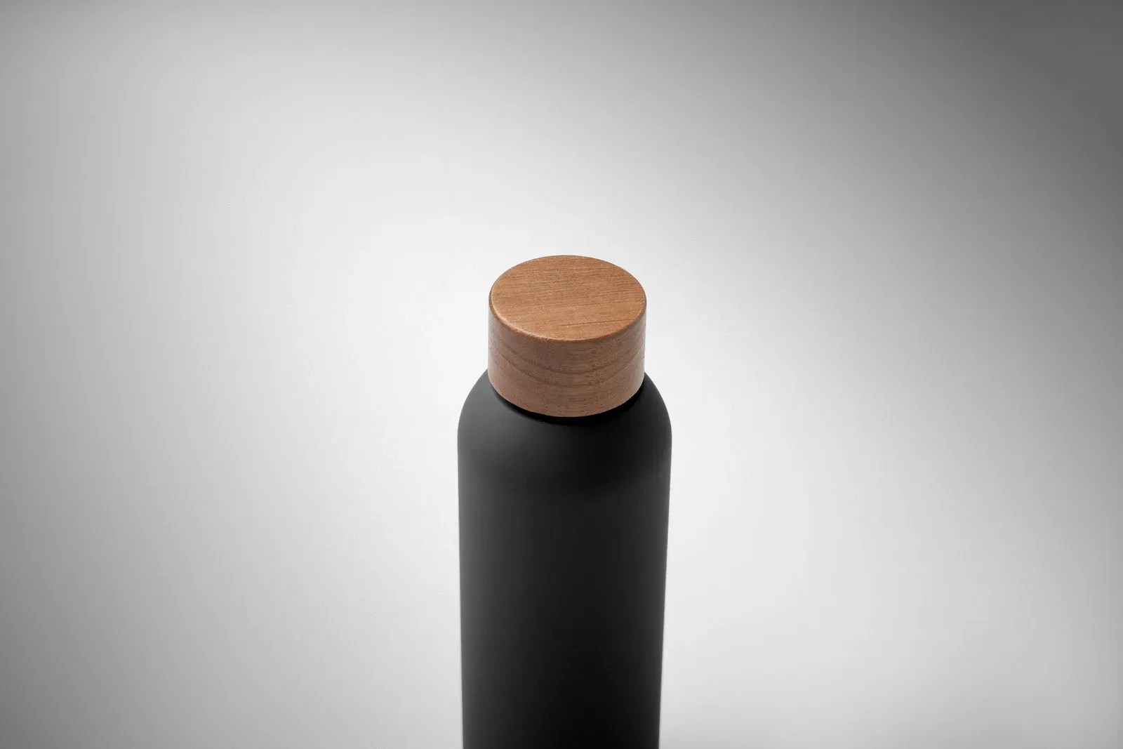 Geiser – Single Wall Bottle in Recycled Stainless Steel (90% Recycled Stainless Steel and 10% Stainless Steel) — Black