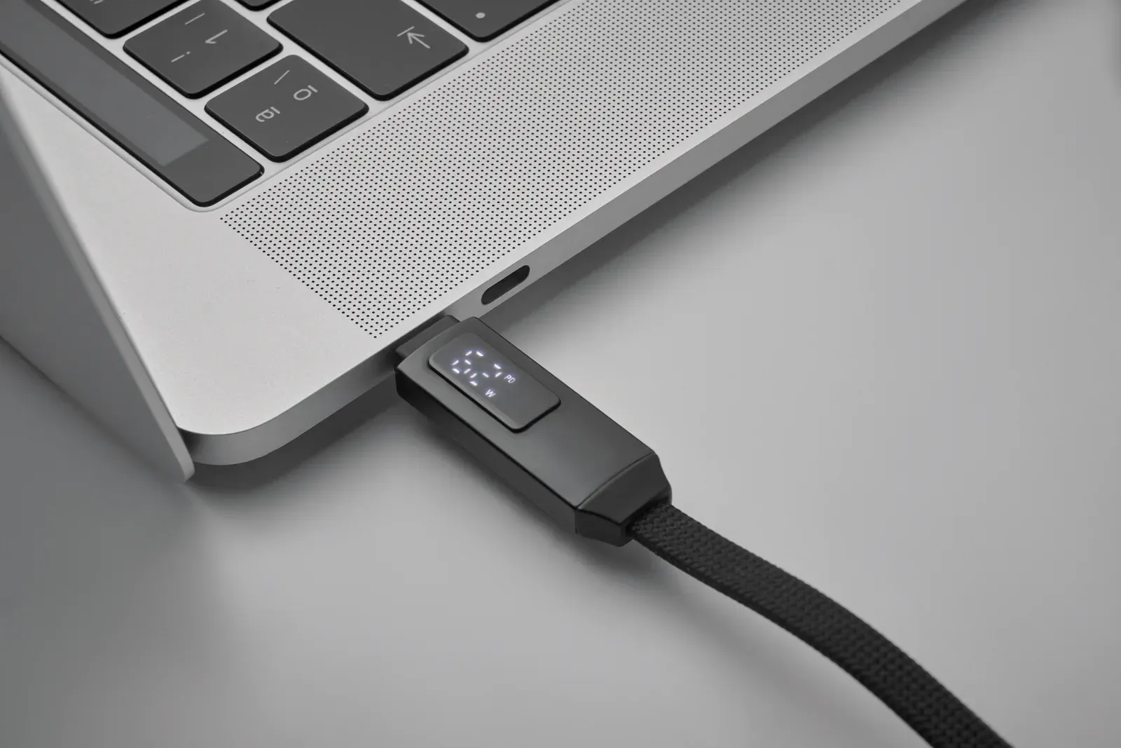 Keysto 60W Charging Cable Keyring – LED Power Display — Black