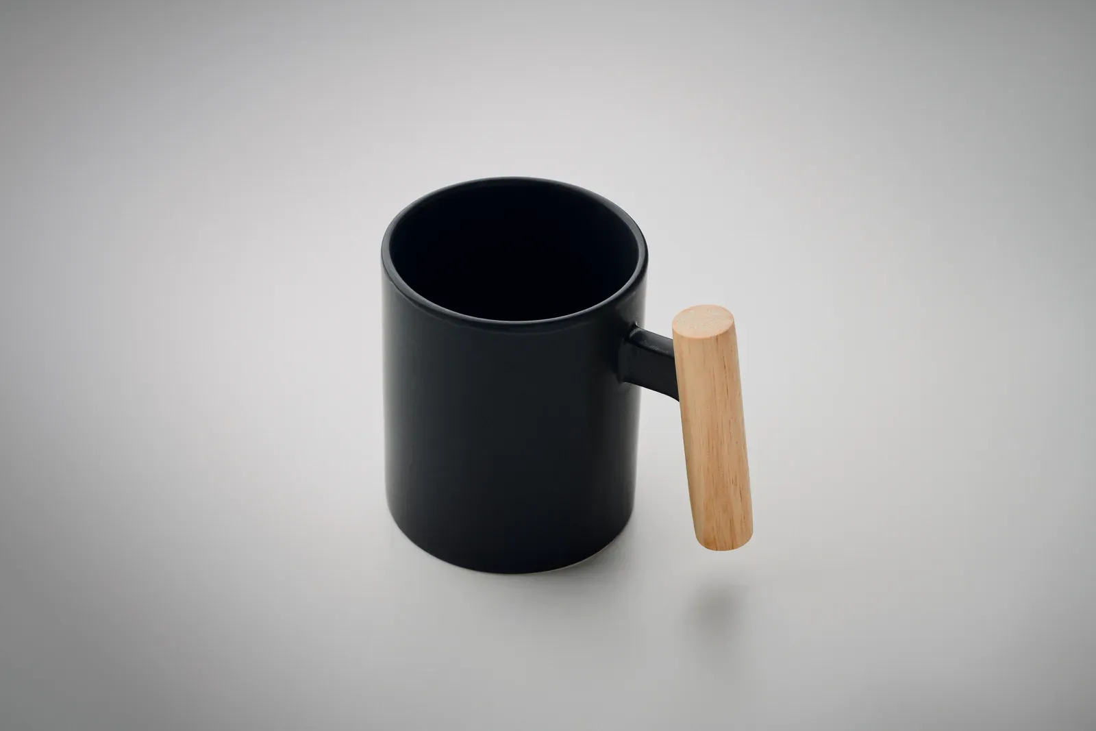 Crenate – Ceramic Mug with Wooden Handle.: Individual Packed in White Carton Box