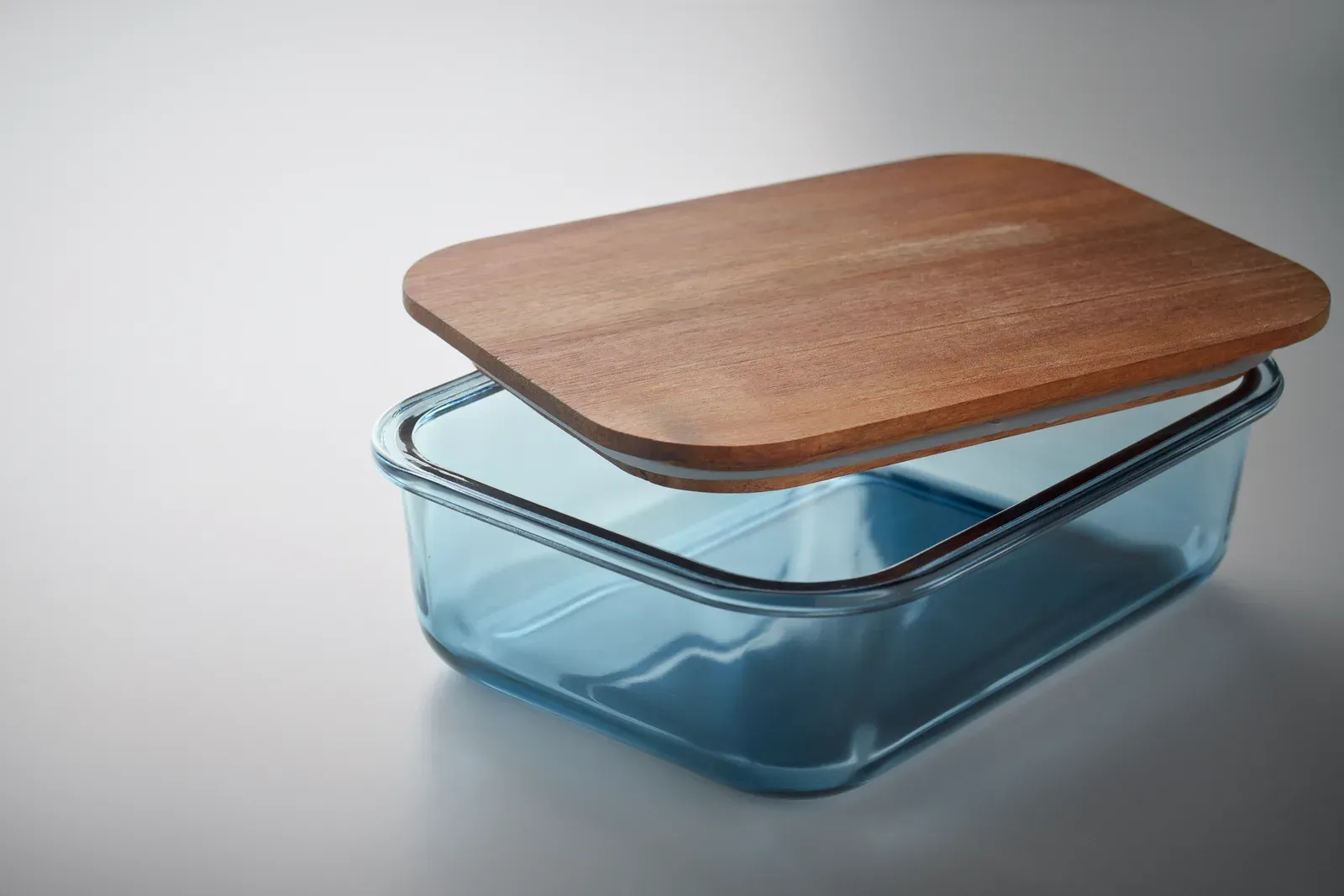 Vitrio Lunch – Lunch Box in Glass with Acacia Wooden Lid and RPET Elastic Band Closure