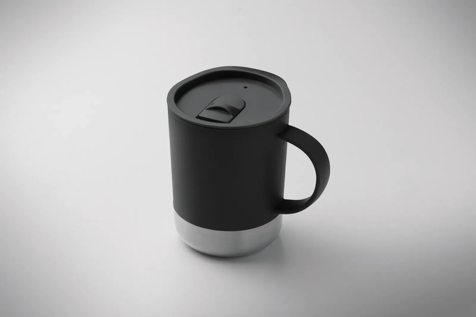 Beaker – PP Mug with Recycled Stainless Steel Base (90 % Recycled Stainless Steel and 10% Stainless Steel) and PP Sliding — Black