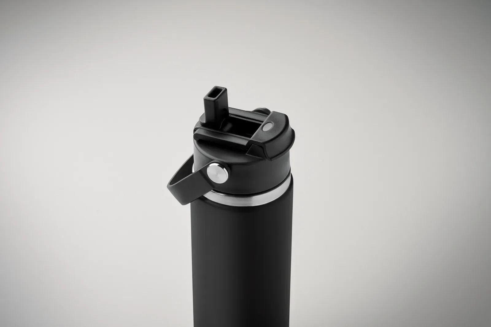 Suma Grip – Double Wall Insulated Bottle in Recycled Stainless Steel (90% Recycled Stainless and 10% Stainless Steel) — Black