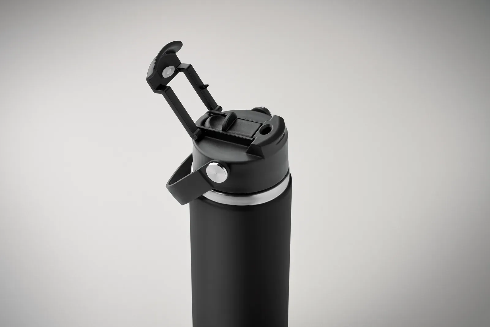 Suma Grip – Double Wall Insulated Bottle in Recycled Stainless Steel (90% Recycled Stainless and 10% Stainless Steel) — Black