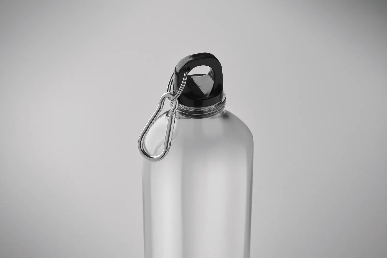 Moss Re750 – Drinking Bottle in RPET with Carabiner — Transparent