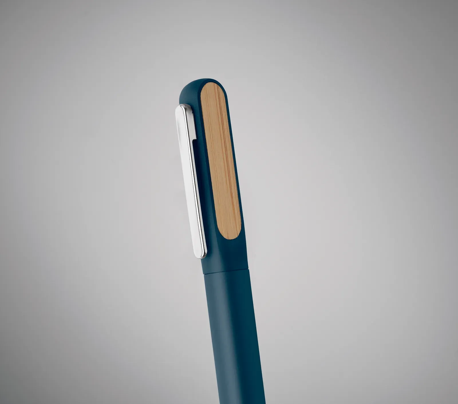 Aluba Twist Ballpen – Recycled Aluminium Barrel with Bamboo Detail — Blue