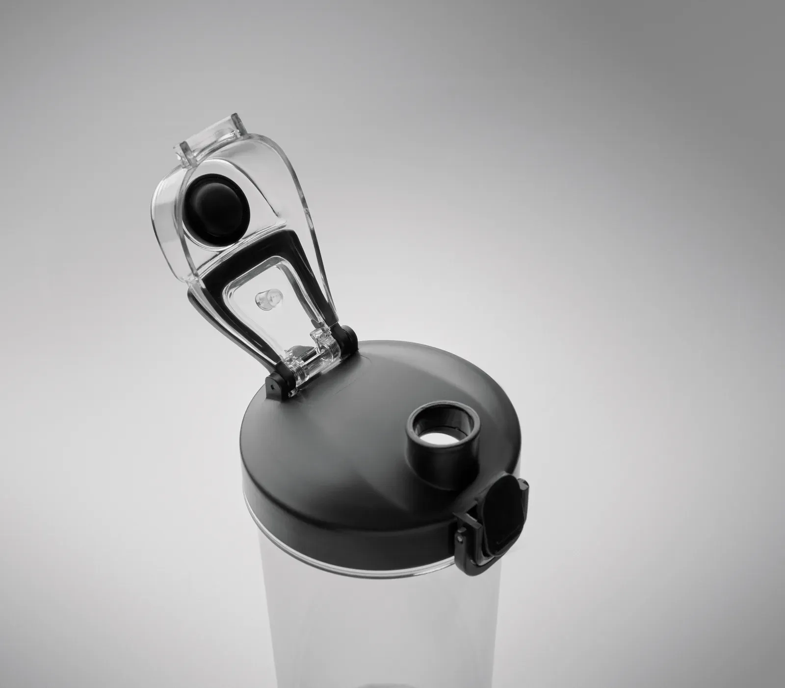 Mixie – Portable Blender Cup in PCTG with PP Lid, Extra Drink Lid and Carry Loop; Features 18000 Rpm Motor — Black