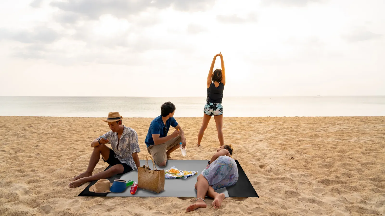Nosand Lightweight Beach Mat with Carry Pouch, 200x210 cm — Black
