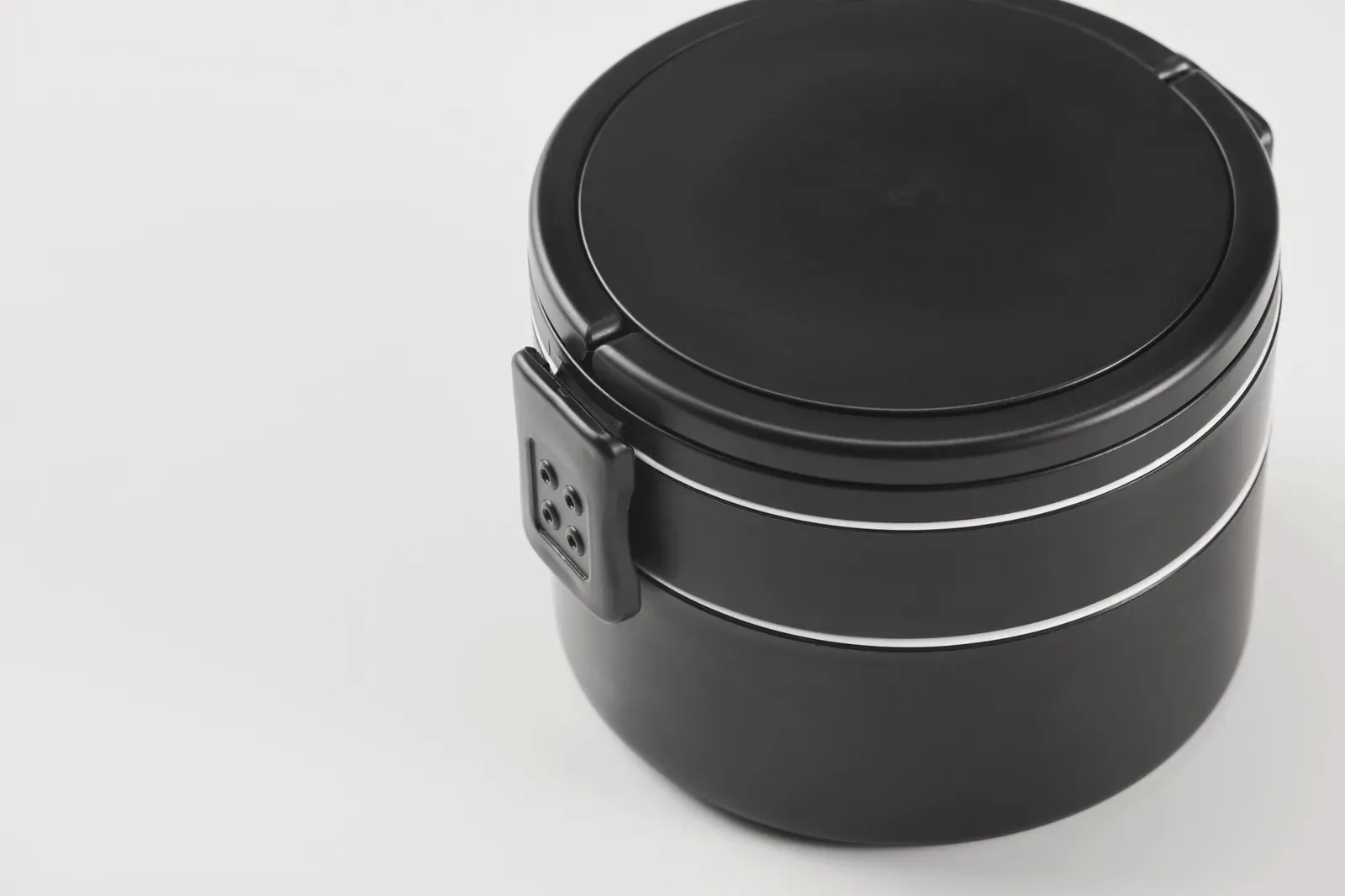 Ensala – Two-Tier Round Lunch Box Made of PP with Side Clip Closure and Handles; Includes Inner Lids in White